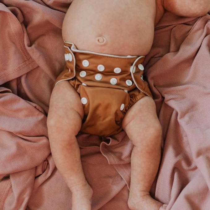 Nora's Nursery Newborn All-in-One Cloth Diaper 14-Pack with Diaper Pod for Clean Storage - Waterproof, Washable, Reusable, and Adjustable for Babies Under 12lbs - Evergreen