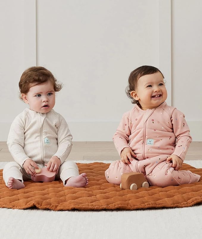 ergoPouch 3.5 TOG Sleeping For Baby Girl and Boy - Our Sleeping Provide Ultimate Comfort - Baby Easy Diaper Changes - Made with Breathable Materials (6-12 Months, Daisies)