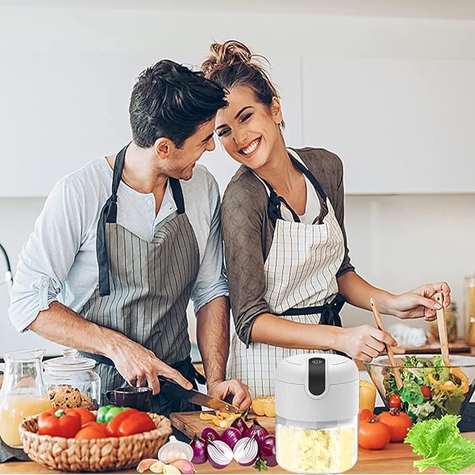 Electric Mini Garlic Chopper,Food Processor,Portable Cordless Garlic Mincer Masher,Meat Grinder with USB Charging For Vegetable,Chili,Fruits,Ginger,Baby Food,Seasoning 250ml(White)